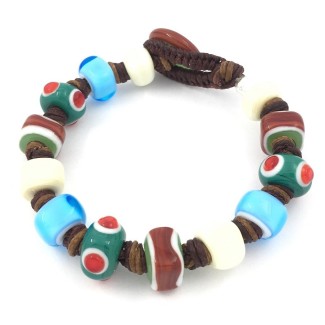 Moi Unico Armband mit grünen, weißen und hellblauen Glasperlen