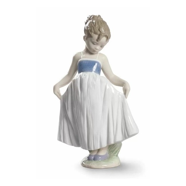 Scultura Lladrò Bimba Guarda il mio vestito - 01009172
