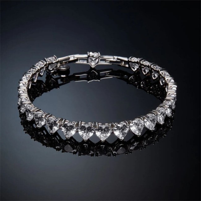 Chiara Ferragni Infinity Love Armband mit weißen Herzen J19AUV49