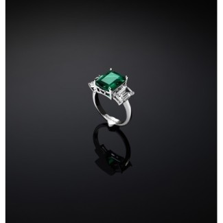 Chiara Ferragni green Emerald trilogy ring J19AWJ05