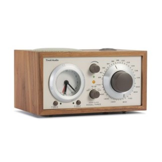 Tivoli Model Three Tischradiouhr in Walnuss/Beige – M3CLA