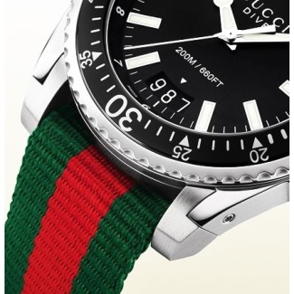 Gucci watch Dive Quartz Extra Large for man - YA136206 2