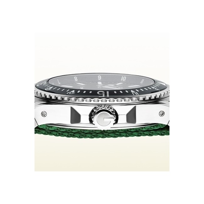 Gucci Man-Dive Übergrösse Quarz YA136206