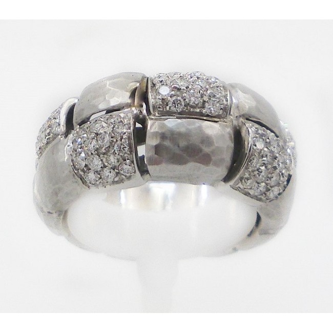 Band aus 18kt Weißgold mit natürlichen Diamanten gehämmert Brillantschliff