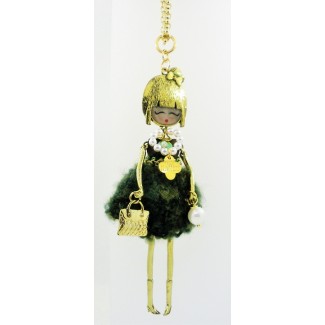 The blond doll necklace Carose Flappers green dress