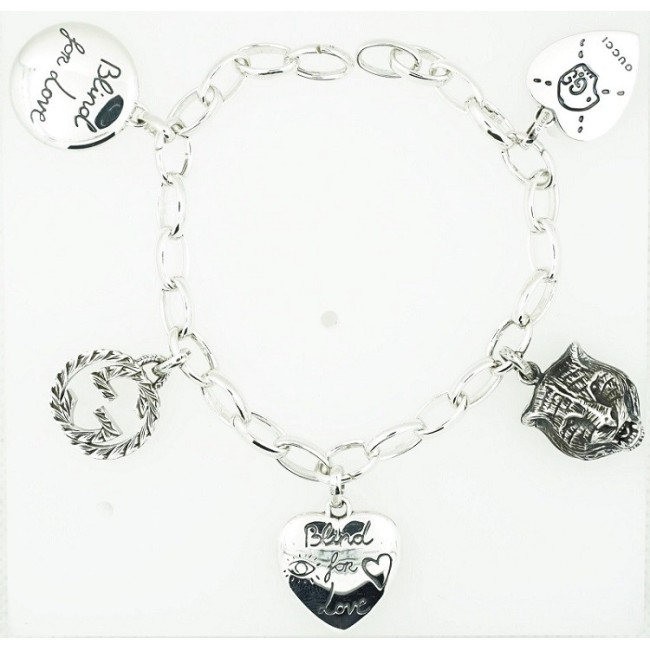 Bracciale Gucci con cinque Charms Blind For Love e Ghost