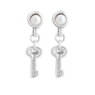 Dangling A de50 keyed Llavestruz and pearls