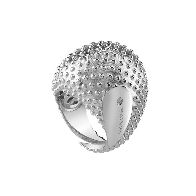 Salvini Bold Ring aus glänzendem Silber Satin mit Nieten und brillant