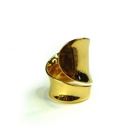 Emi & Eve Juno, Ring mit goldener Blaskapelle