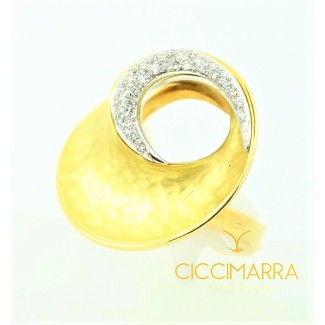 Anello Vendorafa in oro martellato e brillanti