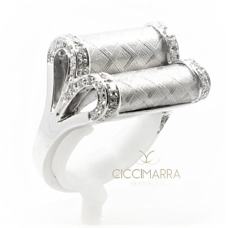 Vendorafa ring, bow in white gold and diamonds KA2627